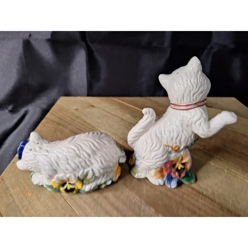 Vintage Style White Kitten Cat Pansy Floral Ceramic Salt and Pepper Shakers Set